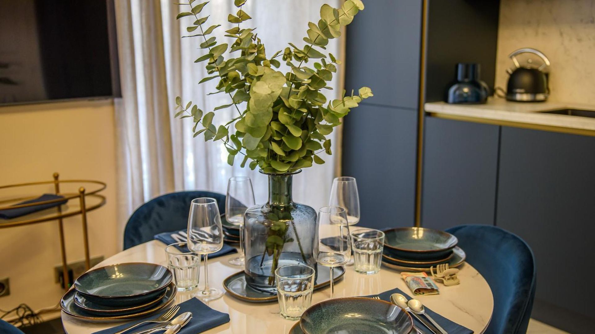 9 Alberti Centre Aparthotel 4*