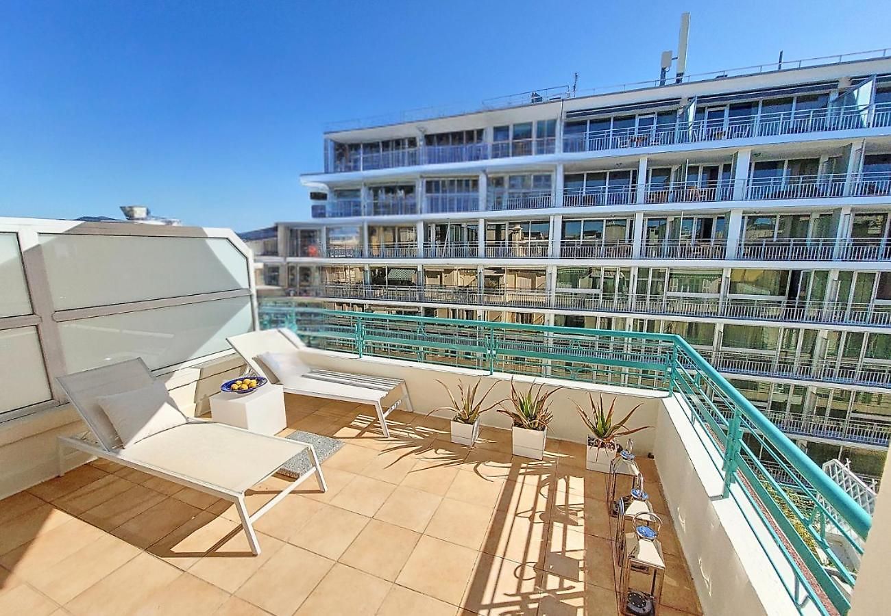 Nestor&jeeves - La Maree Bleue - Terrace - Near