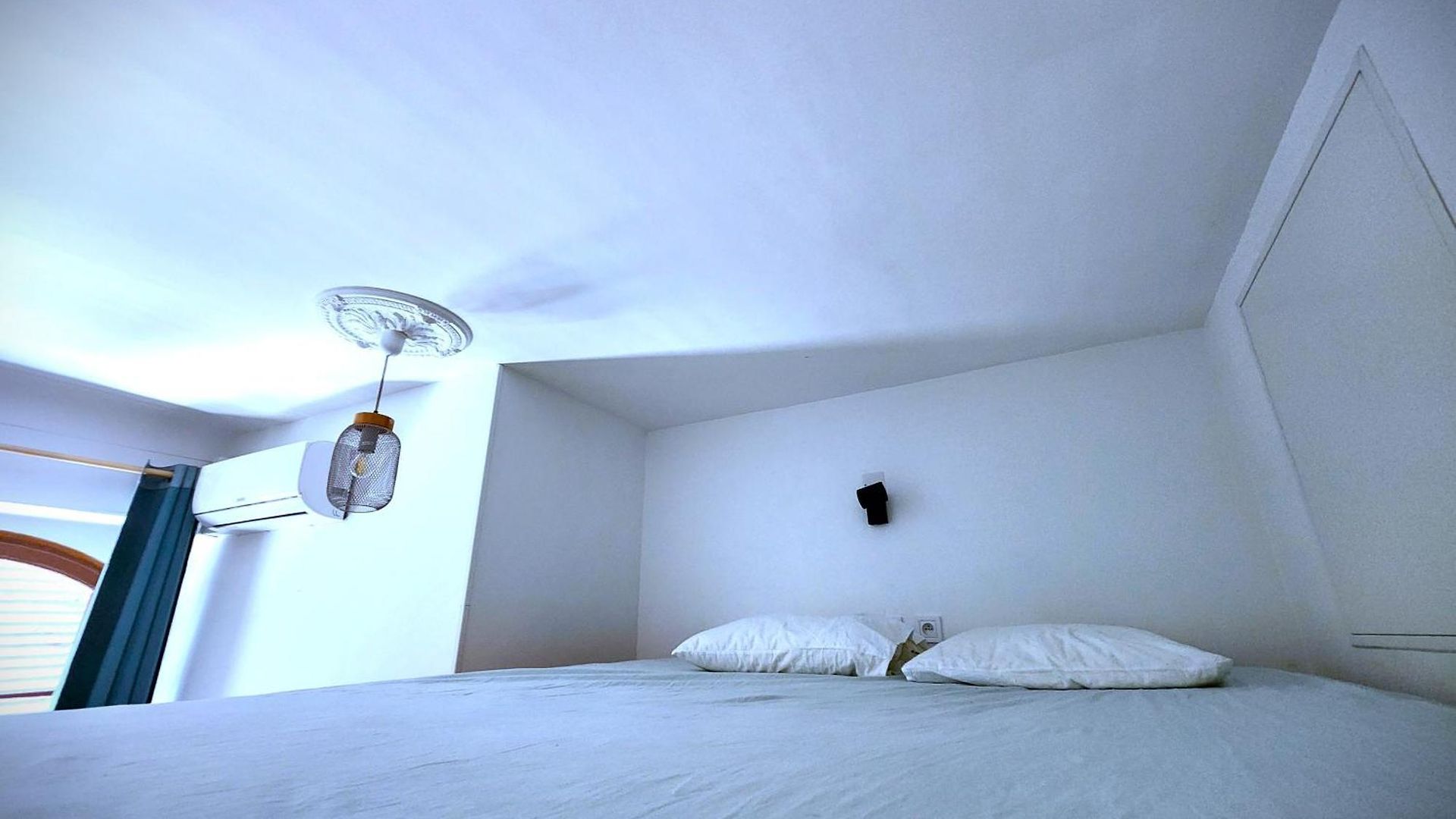 Big Flat - Le Cala - Center - 4 Bedrooms, Sleeps 13, Near Beach, Train Station, Parking, Wifi, Air Conditioning I Group I Business I Family * Nice