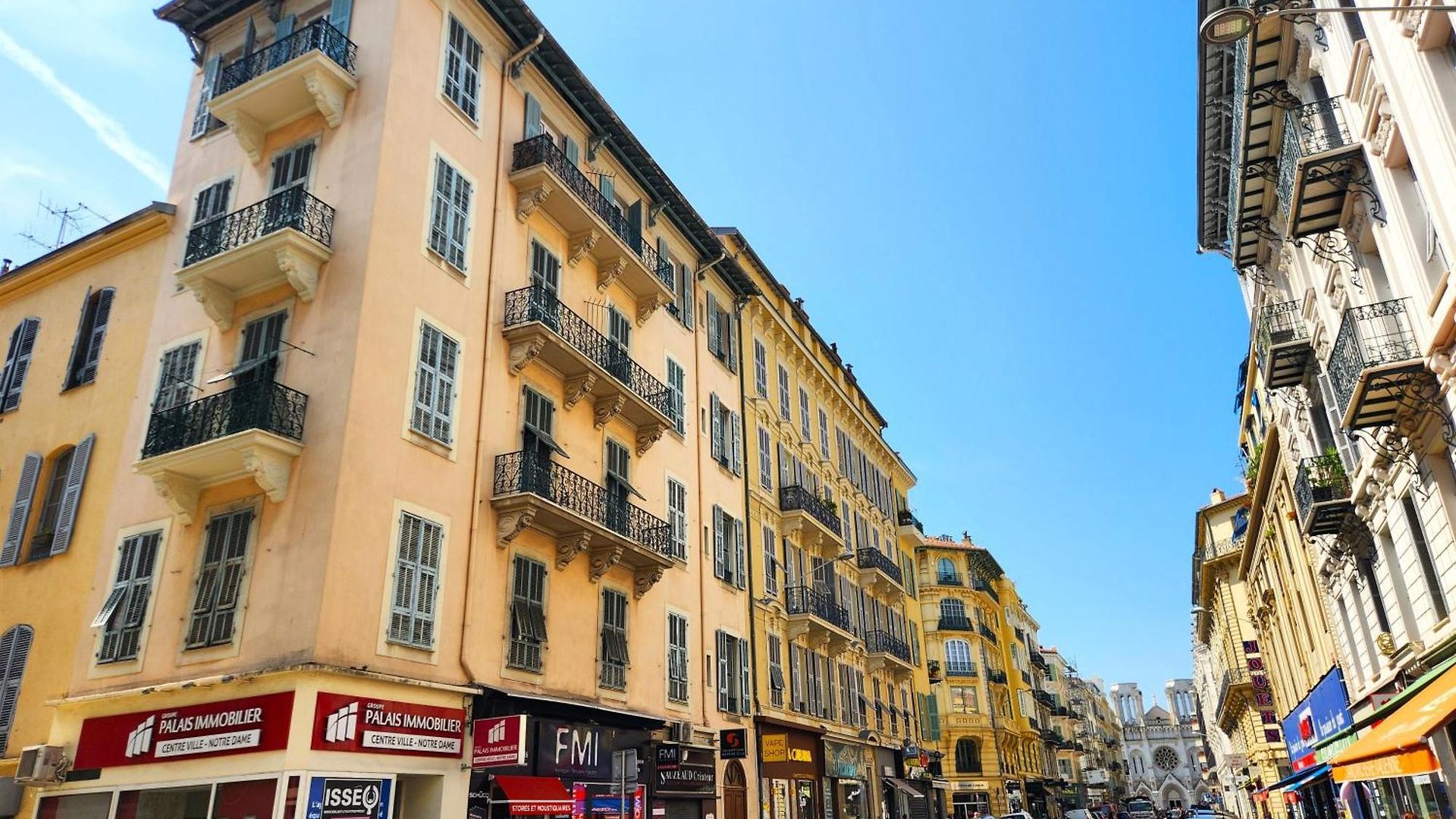 Appartement Big Flat - Le Cala - Center - 4 Bedrooms, Sleeps 13, Near Beach, Train Station, Parking, Wifi, Air Conditioning I Group I Business I Family *