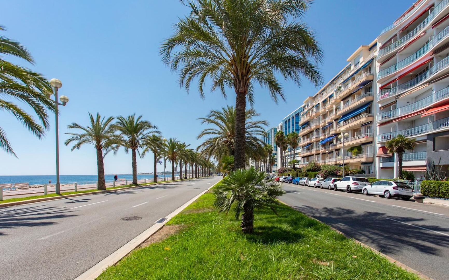 L54 Staywizus - 1bdr Promenade Sea View Ac & Balcony * Nice