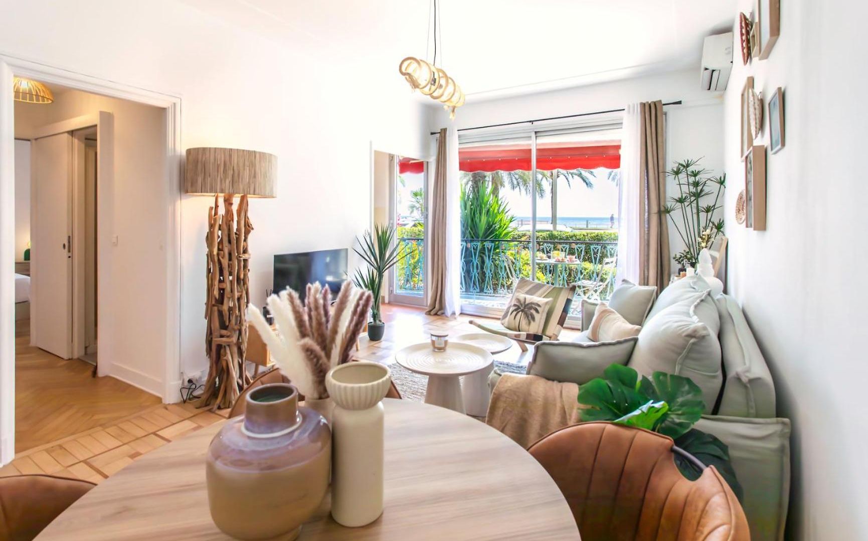 L54 Staywizus - 1bdr Promenade Sea View Ac & Balcony * Nice