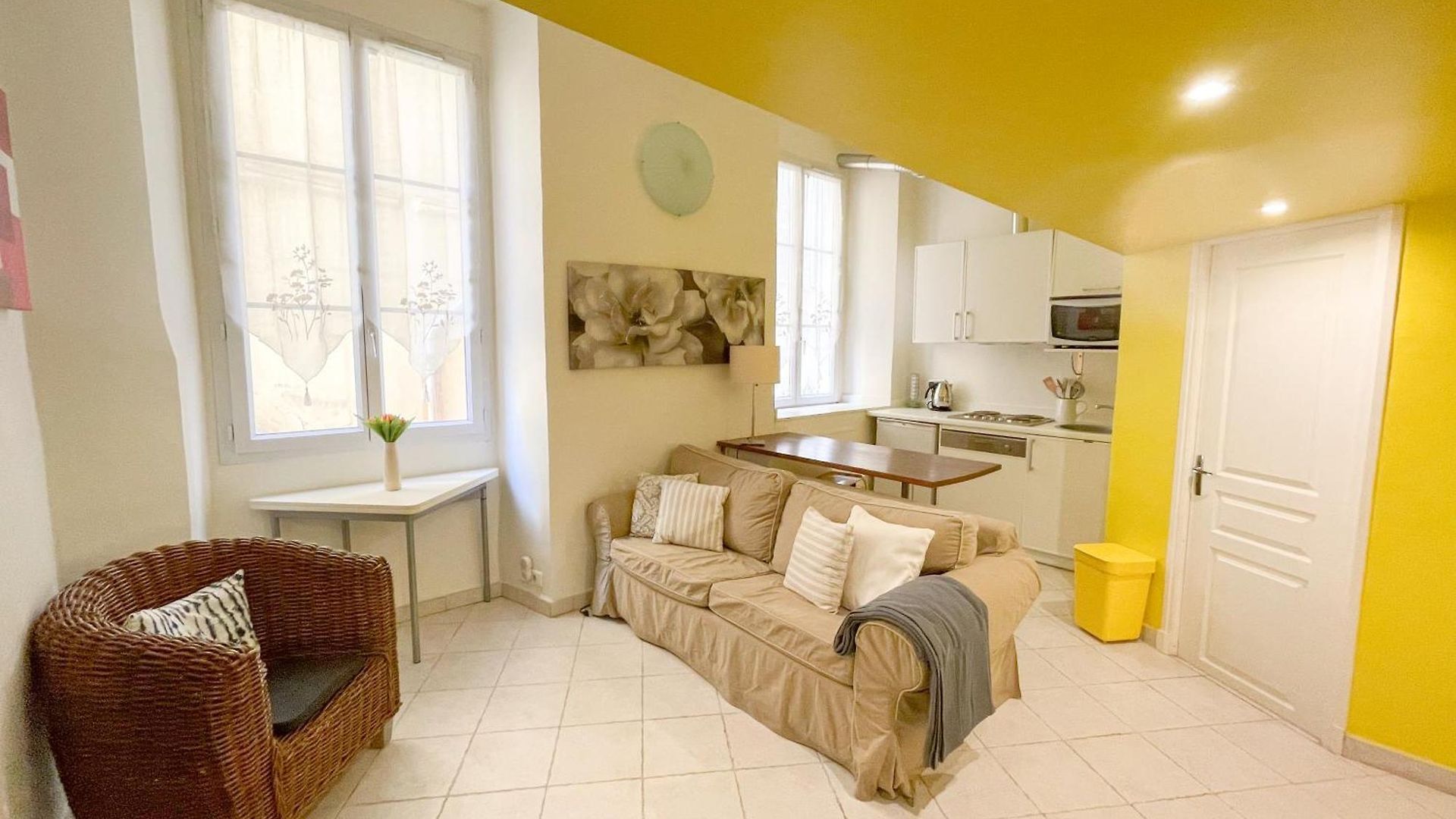 Appartement Atypique Au Coeur Du Vieux-nice *