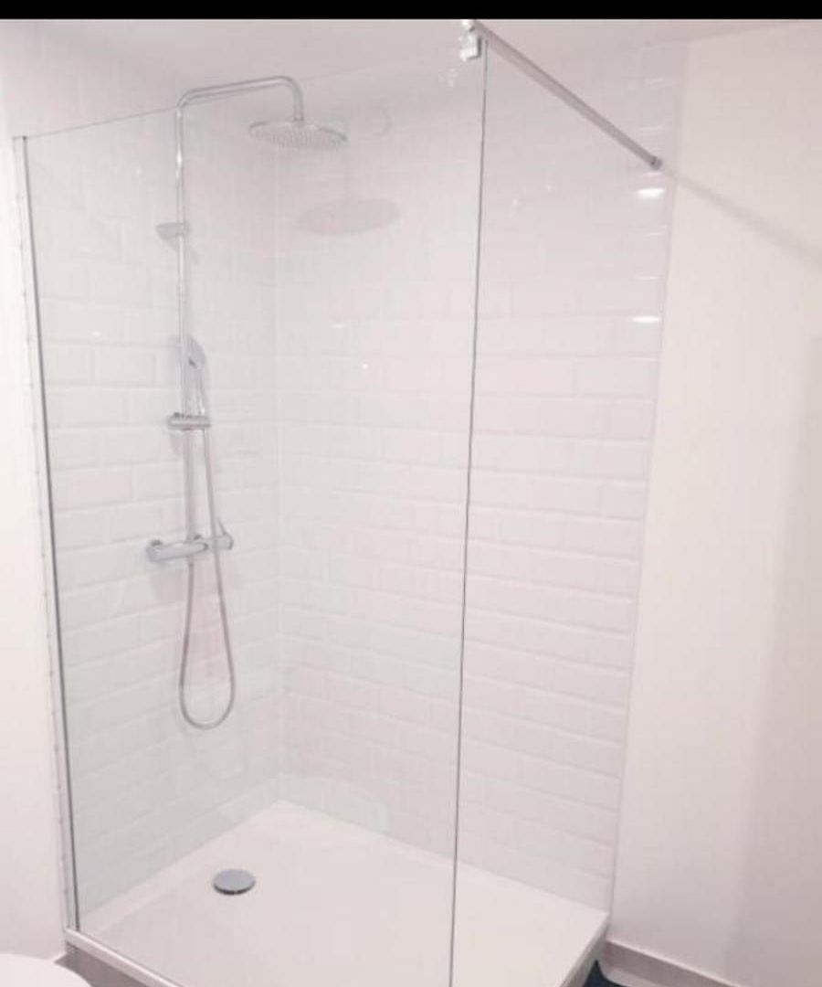 Grand Appartement, 2 Ou 3 Ou 4 Pieces, Tramway Sur Place, Proche Gare Sncf St Augustin 900 Metre , Aeroport 1200 Metre, Ou Allianz Riviera 10 Min, Palais Nikaia 2 Min , Supermarche Sur Place, Parking Possible Si Disponible Ou Payant A 1000 Metr