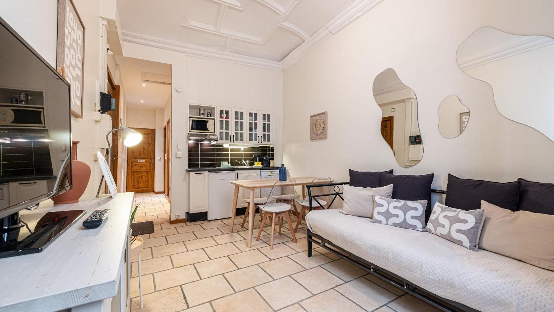 2 Bdr Heart Old Town