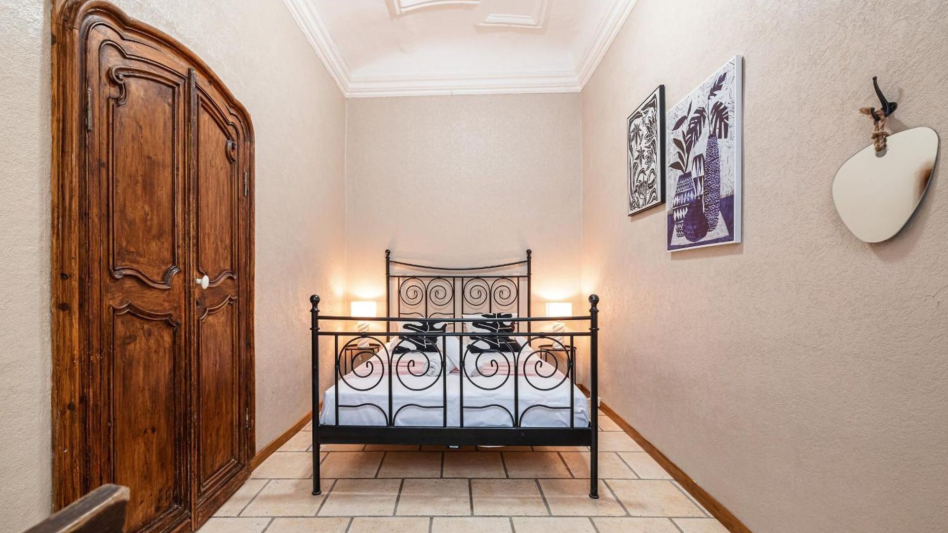 2 Bdr Heart Old Town Nice