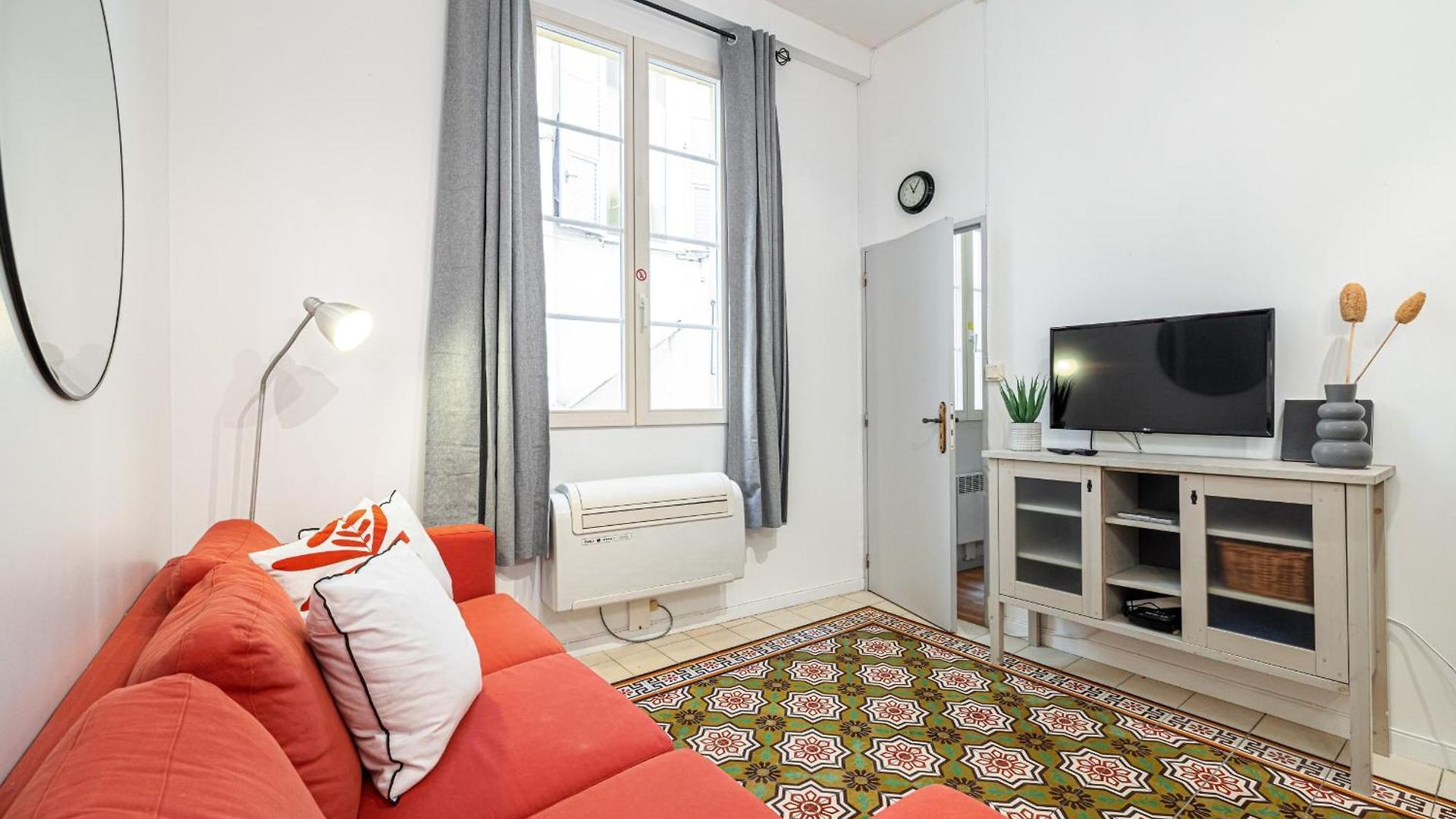 2 Bdr With Independent - Old Town