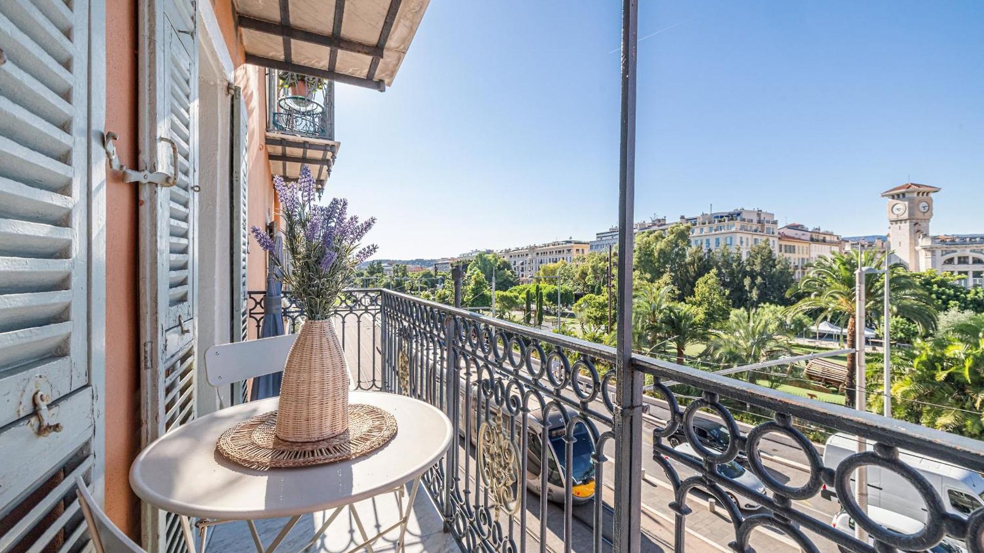 Appartement 2 Bdr Panoramic View On Gardens *