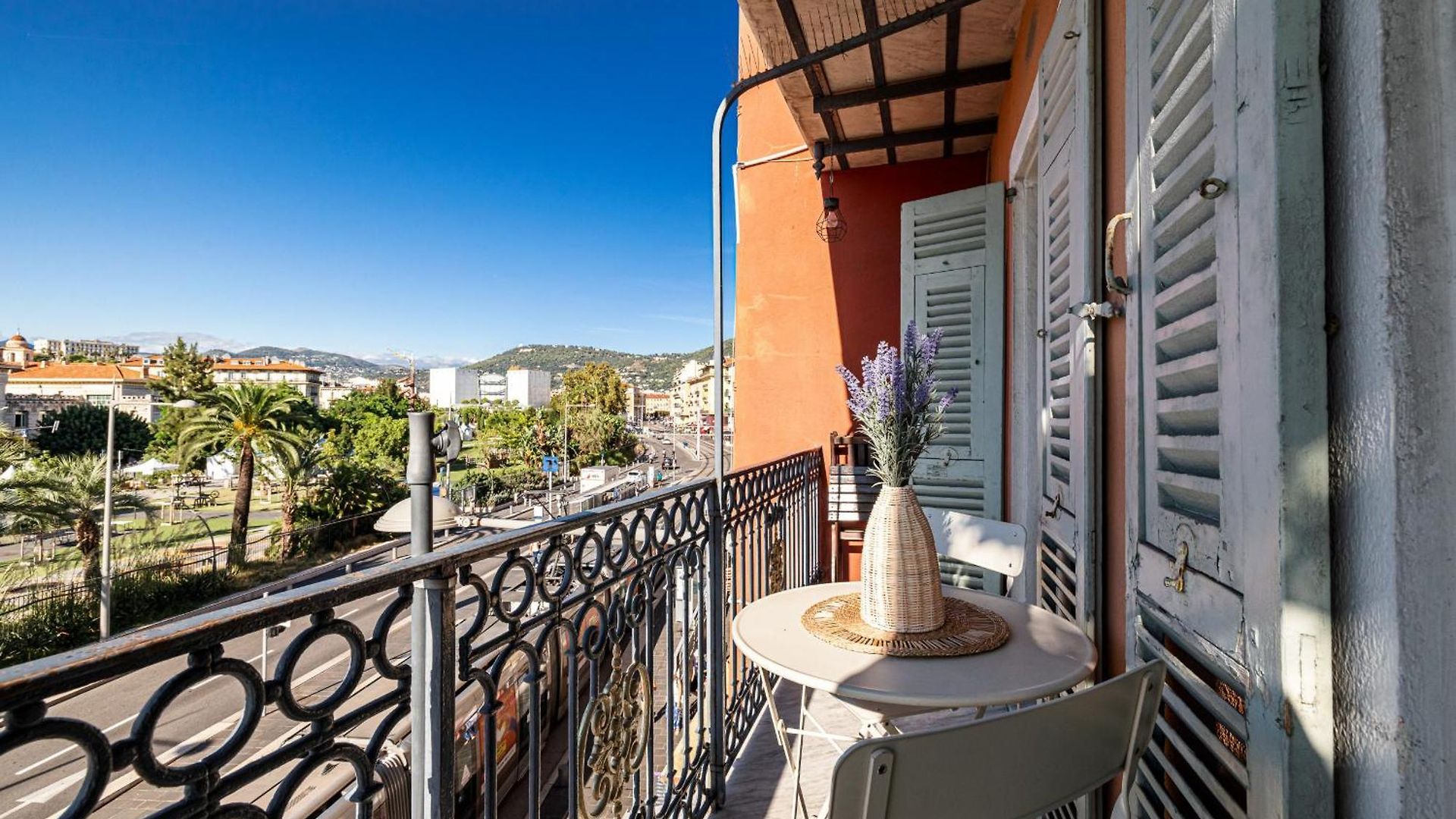 2 Bdr Panoramic View On Gardens * Nice