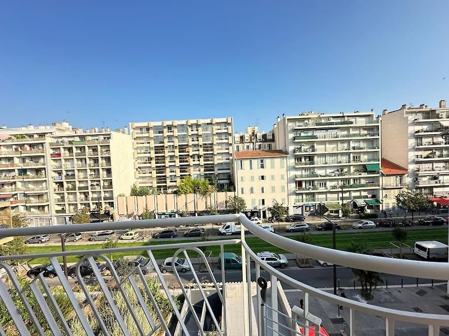 Appartement Avec 4 Doubles - Proche De La Mer, Des Transports Et De La Promenade Des
