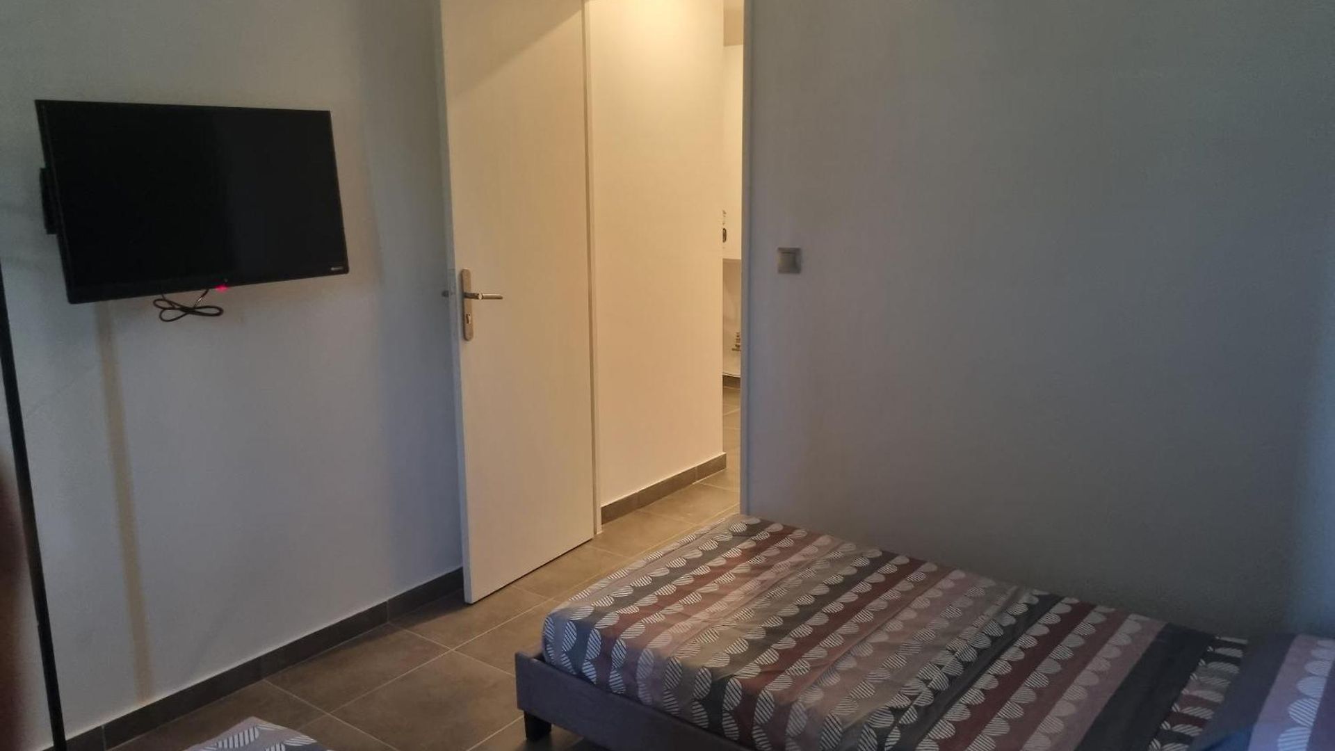 Privative Rénové 2024, Climatisation, Tramway Sur Place , 12 Min Centre, 16 Min Plage, Aperçu Latéral Mer, 2 Wc Avec 2 Salle De Bain, Private Renovated 2024, Air-conditioned , Tram On Spot, 2 Toilets&2 Bathrooms Couette-café