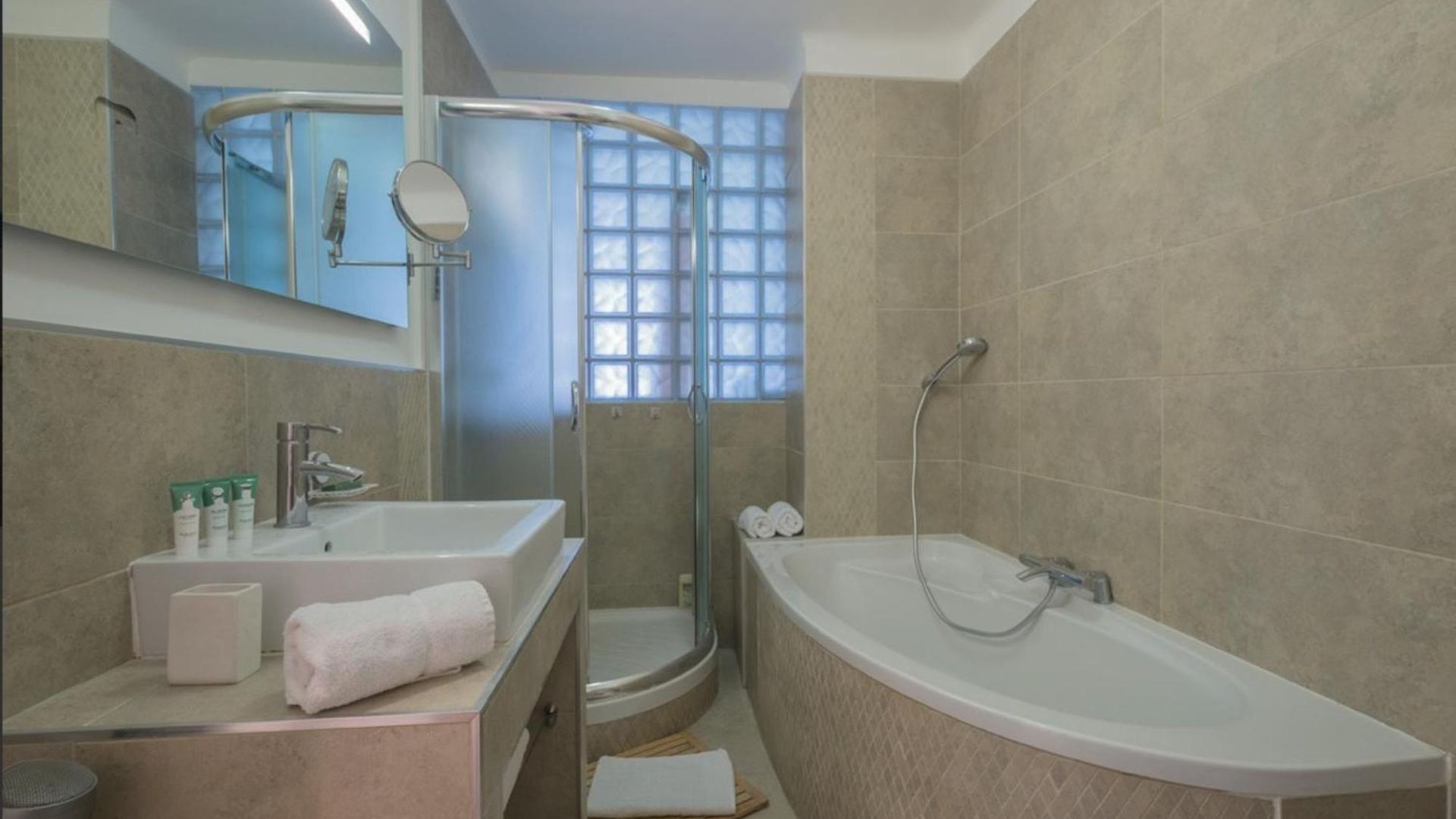 Appartement Luxury On Promenade Des In Nice