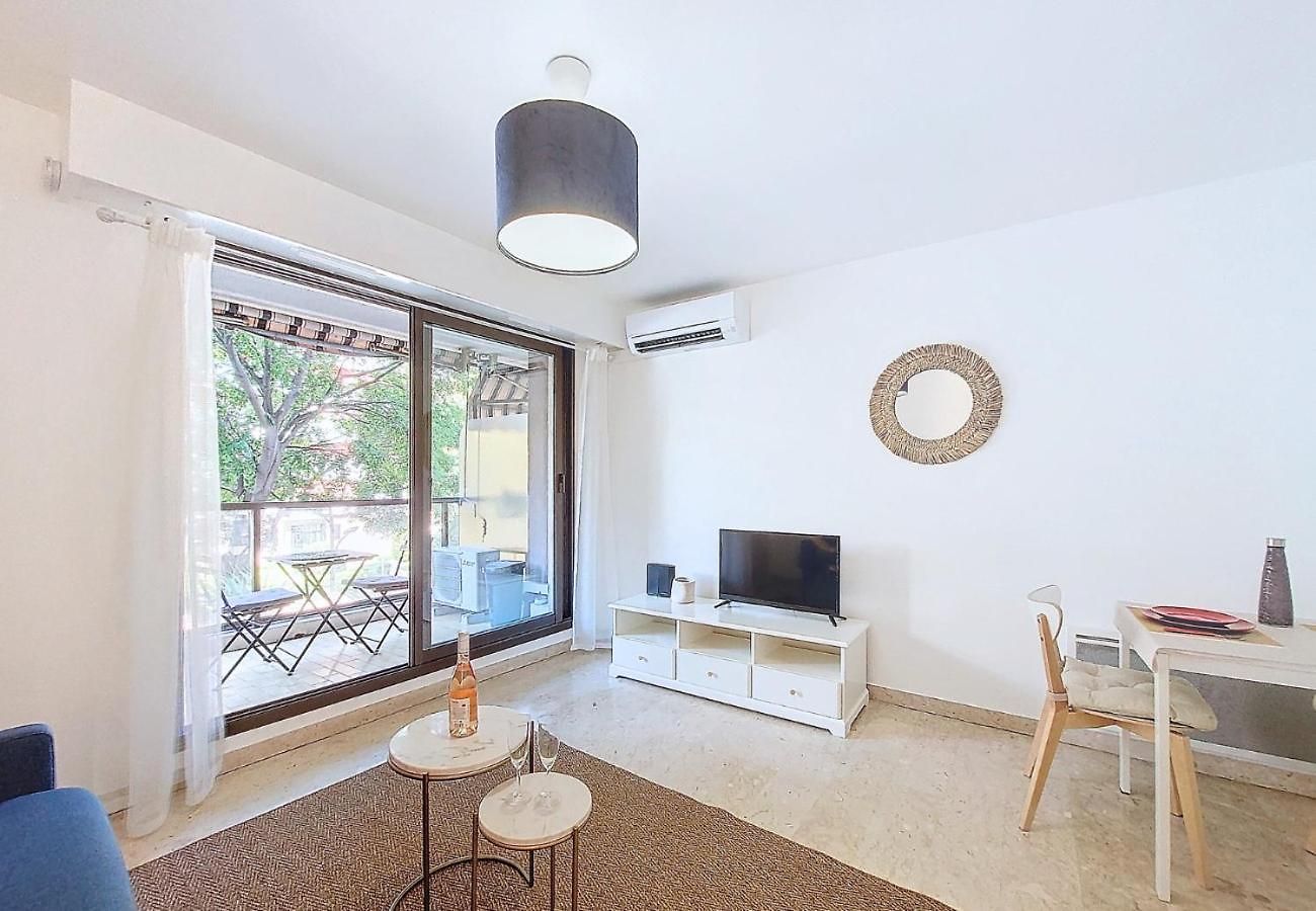 Nestor&jeeves - Kallista - - Balcony Appartement *