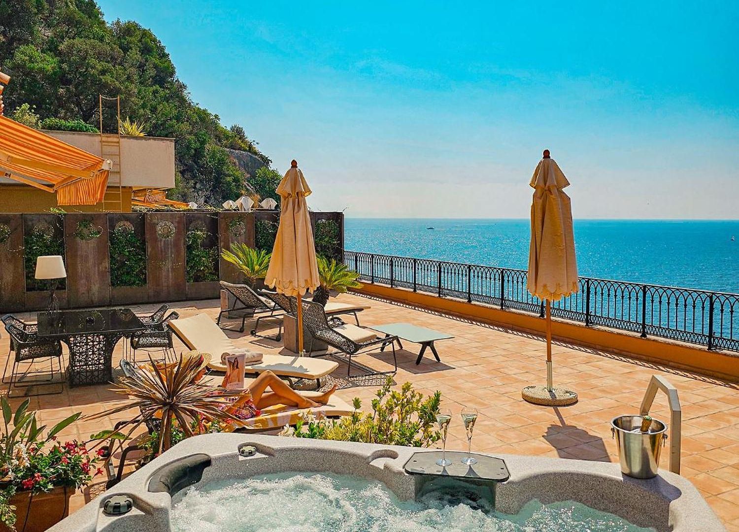 Hotel La Pérouse Baie Des Anges 4*