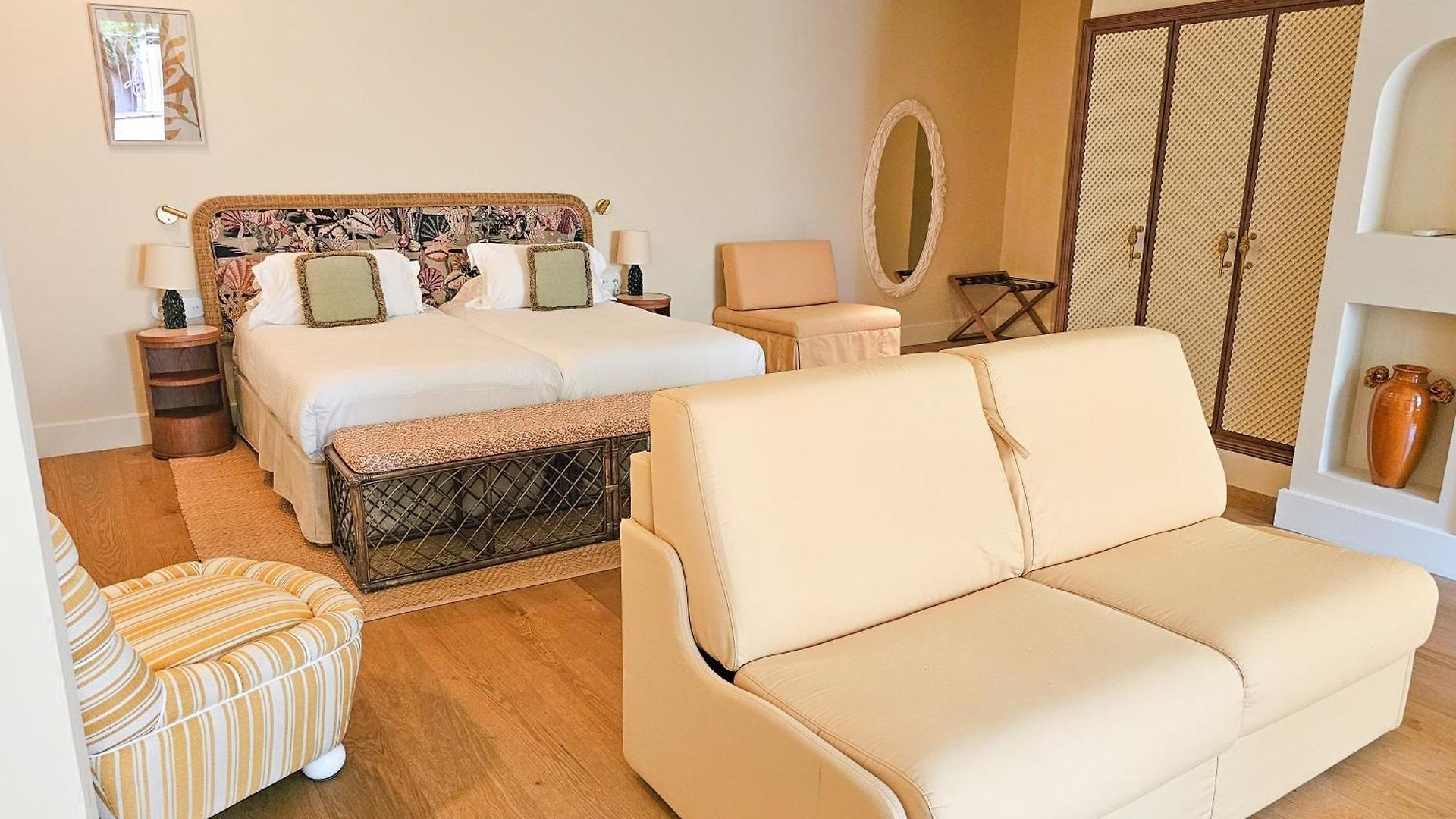 Hotel La Pérouse Baie Des Anges 4*