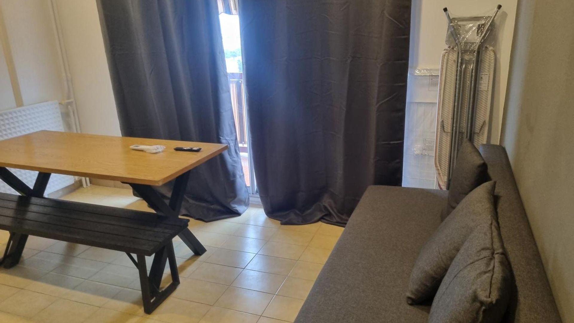 F3 ,appartement Climatisé Neuf, Magnifique Vue Sur Et Aéroport, Proche Tram Et Gare Sncf 1 Min,aéroport 3 Minutes, 3 Rooms, New Ac Apartment, Magnificent Sea&airport Views, Close To Tram&sncf Train Station 1 Min, Airport 3 Min Appartement Nice