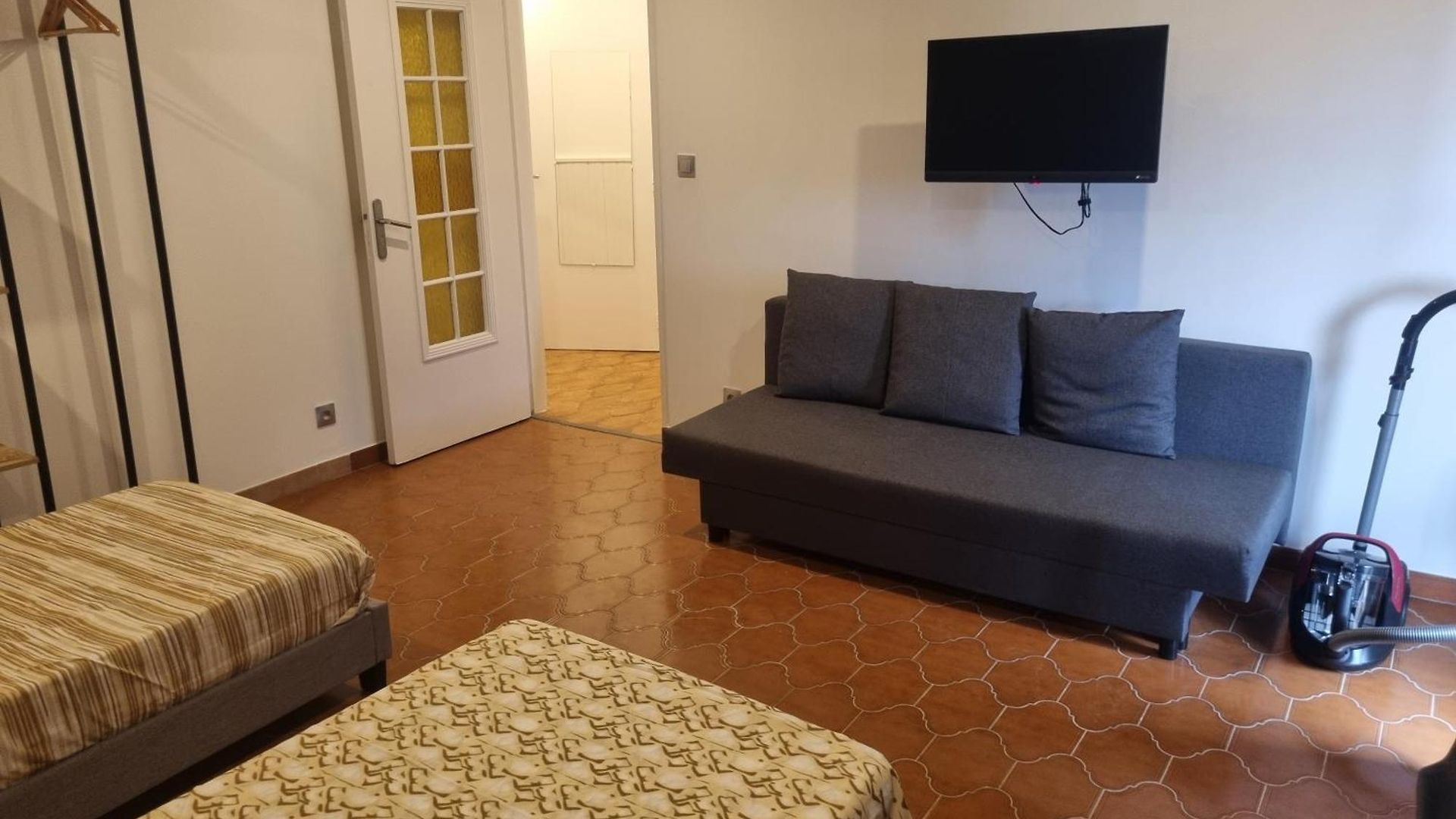 F3 ,appartement Climatisé Neuf, Magnifique Vue Sur Et Aéroport, Proche Tram Et Gare Sncf 1 Min,aéroport 3 Minutes, 3 Rooms, New Ac Apartment, Magnificent Sea&airport Views, Close To Tram&sncf Train Station 1 Min, Airport 3 Min * Nice