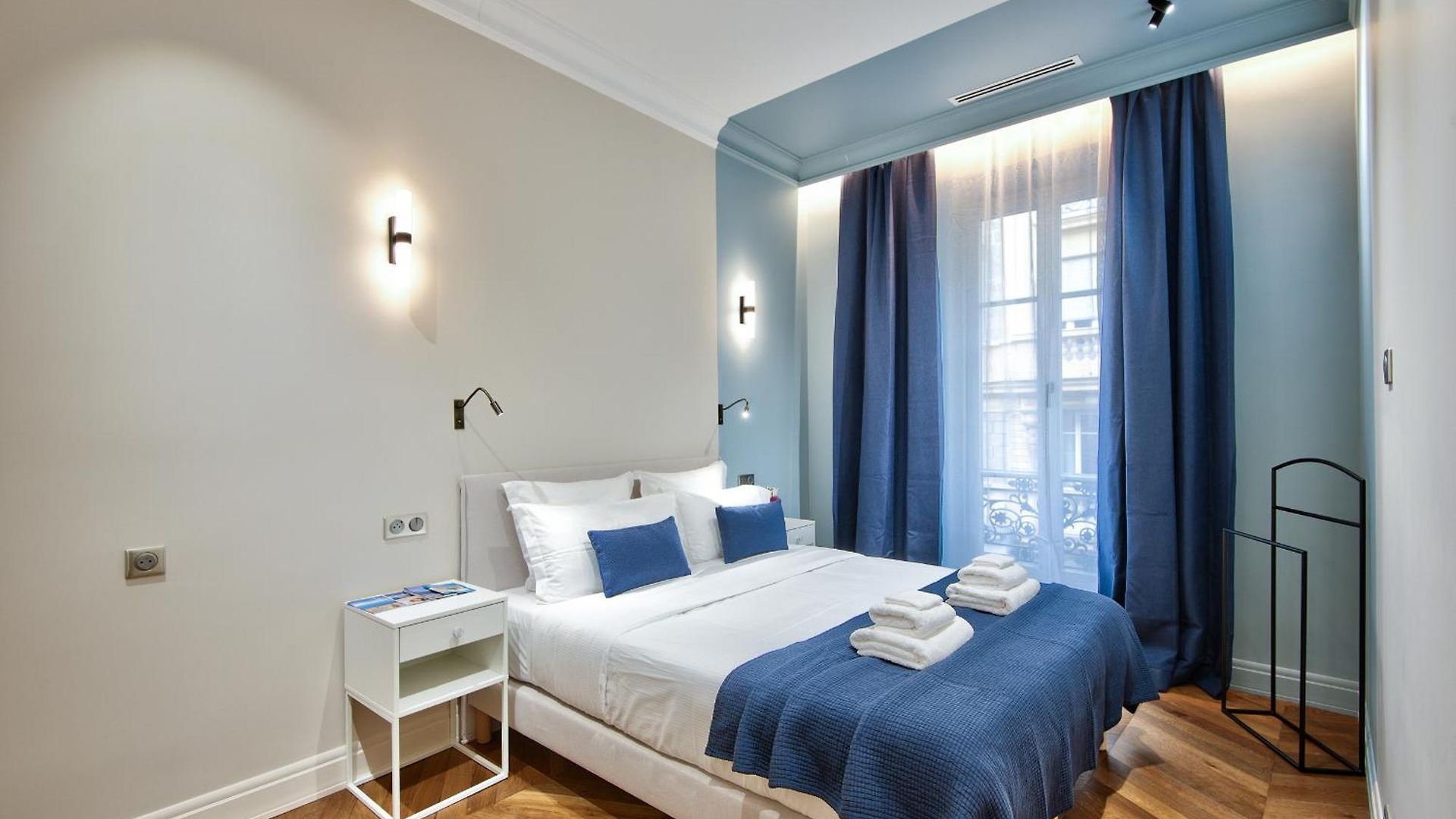 9 Alberti Centre Aparthotel 4*