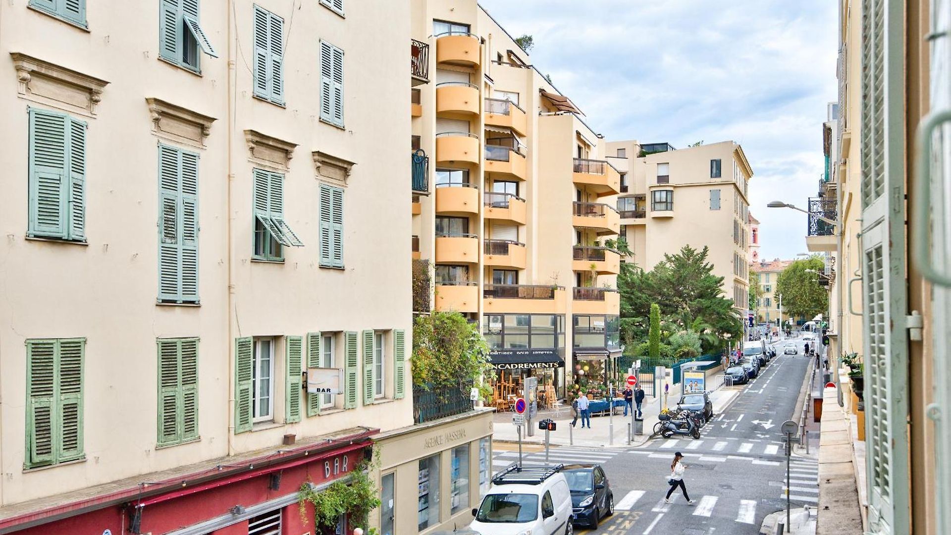 9 Alberti Centre 4*