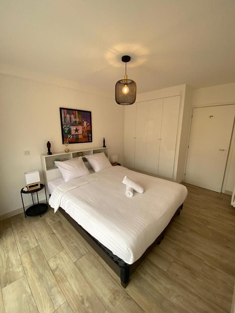 Magnifique T3, Spacieux, Lumineux Et Traversant Appartement *
