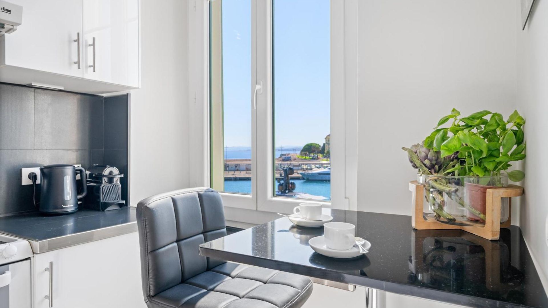 Appartement Sunlight - Capitaine 54 - 1 Bedroom, Stunning With Balcony And Port View