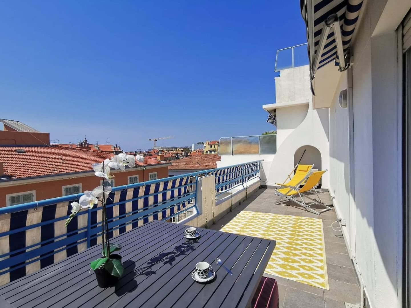 Appartement 5 Papon - Dernier Etage - Terrasse A Ciel Ouvert - Garibaldi *