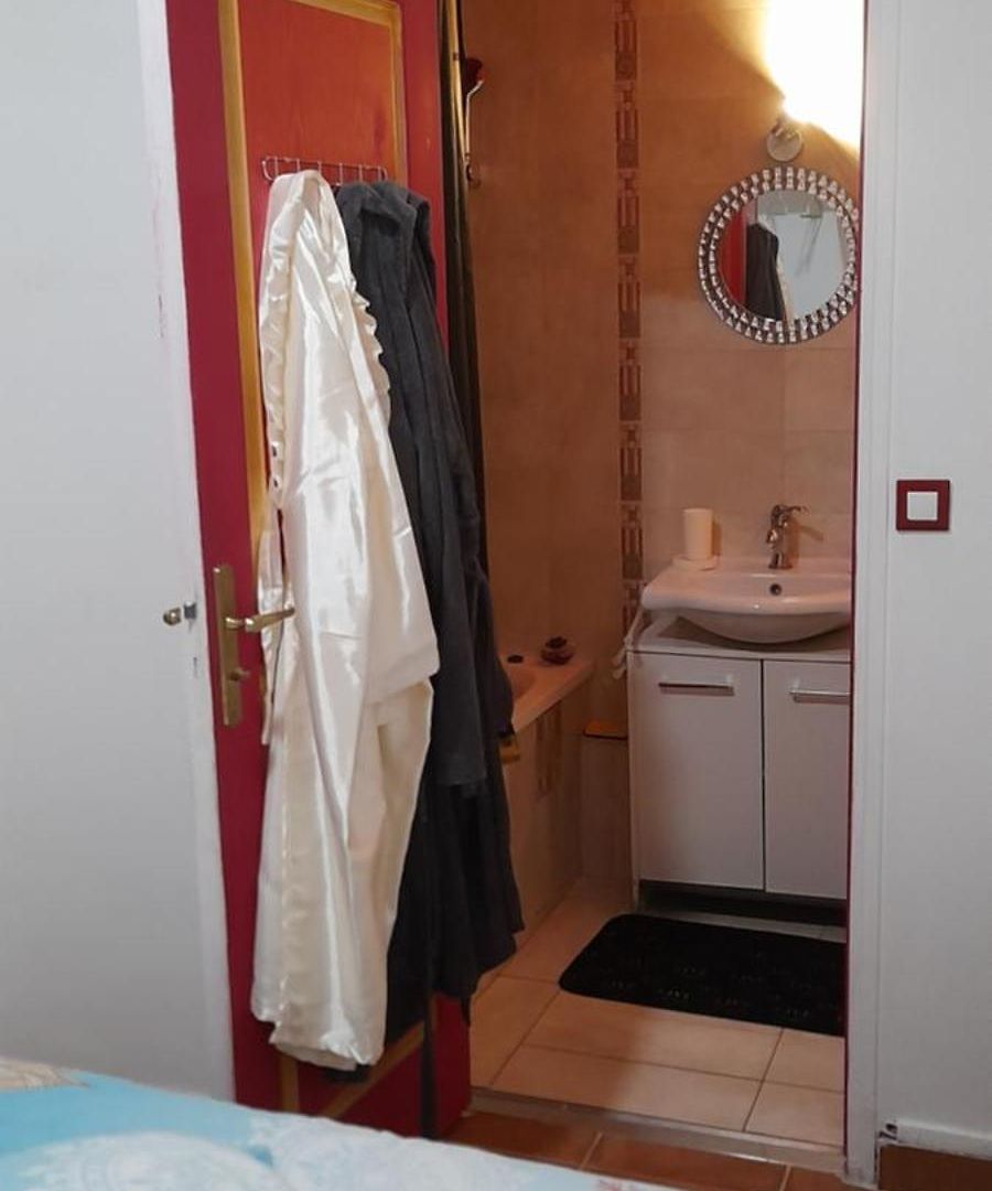 Couette-café Exclusive Dans 2 Pieces 40 M2 Atypique Original Dans Grande Structure Type D'hote 80 M2 200 M Promenade Des Sejour Nice