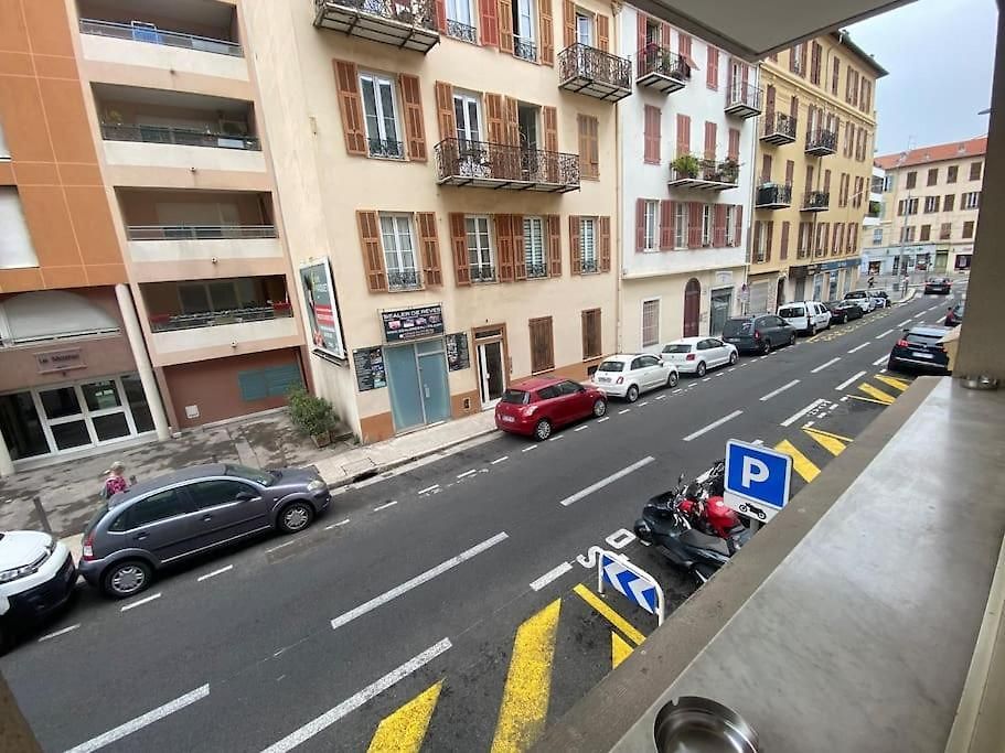 Appartement Grand Très Bien Situé! *