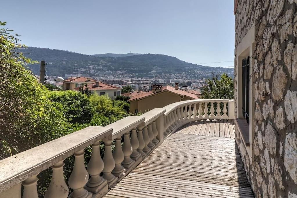 Spacieuse, Totalement Adaptée Aux Normes Pmr * Nice