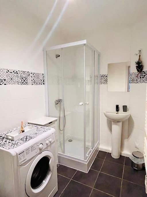 Seabnb - & Serenity - 5min Walk To Train&tram Appartement Nice