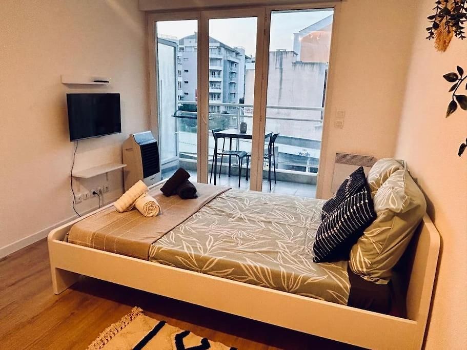 Seabnb - & Serenity - 5min Walk To Train&tram Appartement Nice