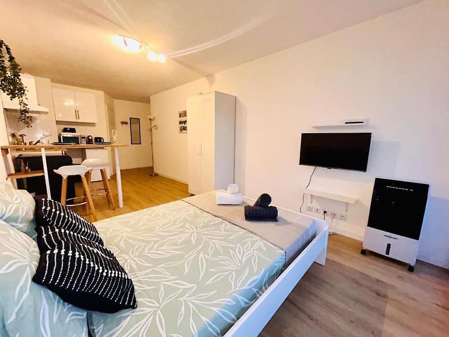 Seabnb - & Serenity - 5min Walk To Train&tram *