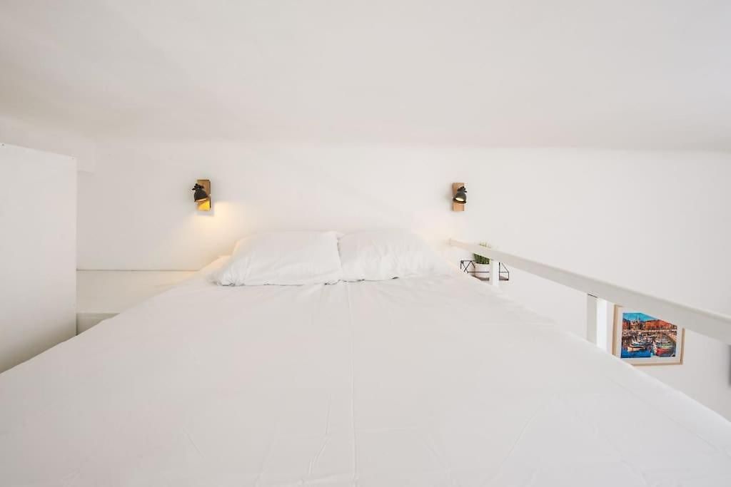 - - Superbe Avec Balcon - Centre - - Appartement *
