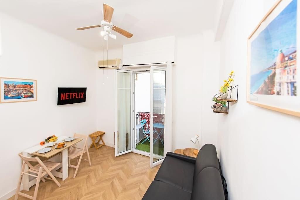 Appartement - - Superbe Avec Balcon - Centre - -