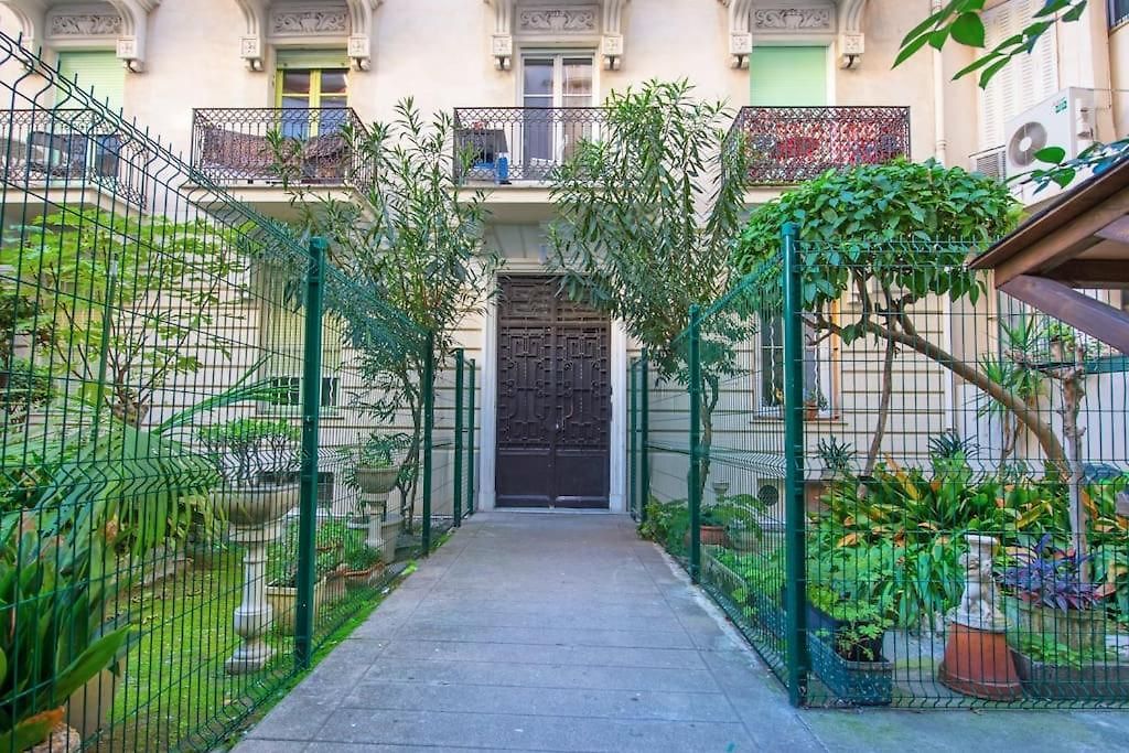 - - Superbe Avec Balcon - Centre - - Appartement Nice