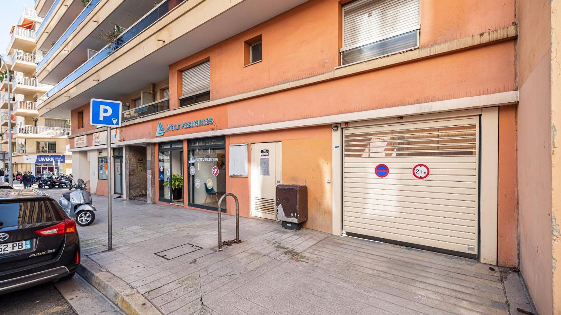 Large 2 Bdr&garage Appartement Nice