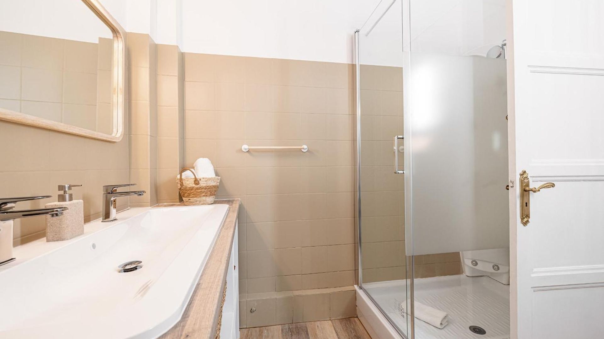 Appartement Large 2 Bdr&garage *