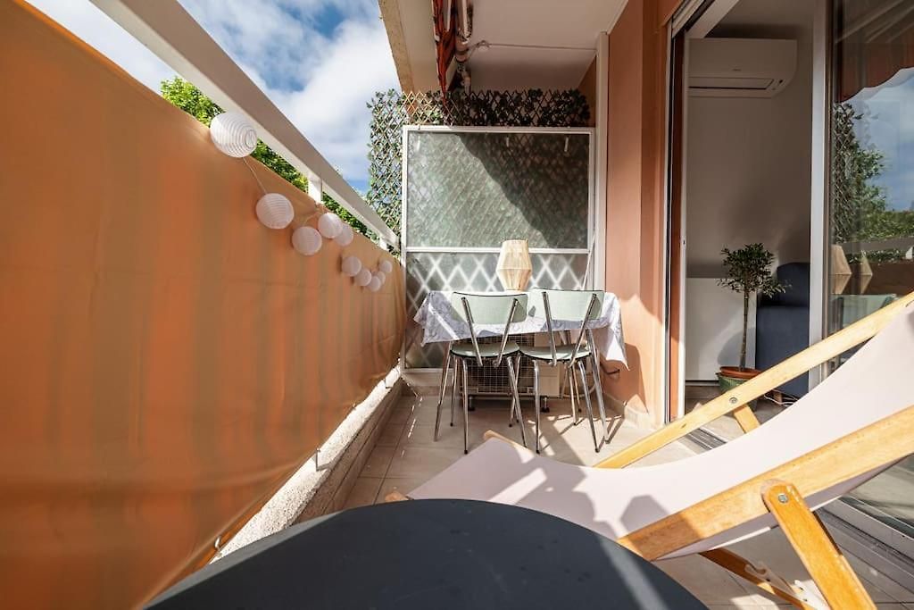 Appartement 2p Rénové Avec Terrasse Au Port De