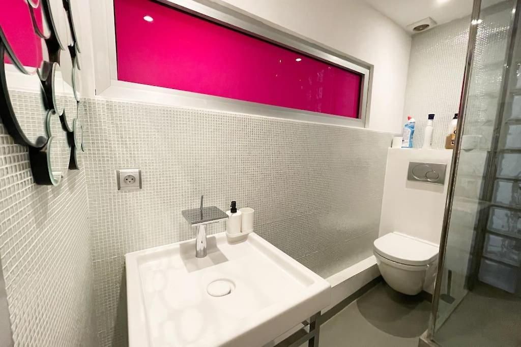 Apartment Cosy Appartement, Moderne, Fuchsia, Industriel Nice