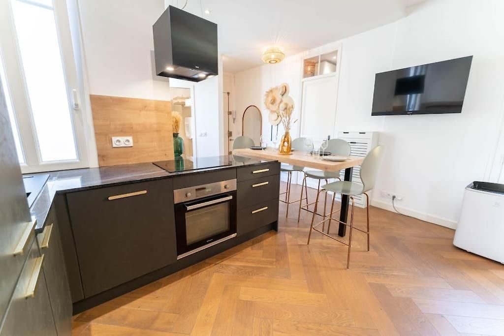 Superbe Deux Chambres, Centre Proche Port Appartement