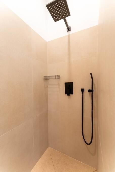 Appartement Superbe Deux Chambres, Centre Proche Port