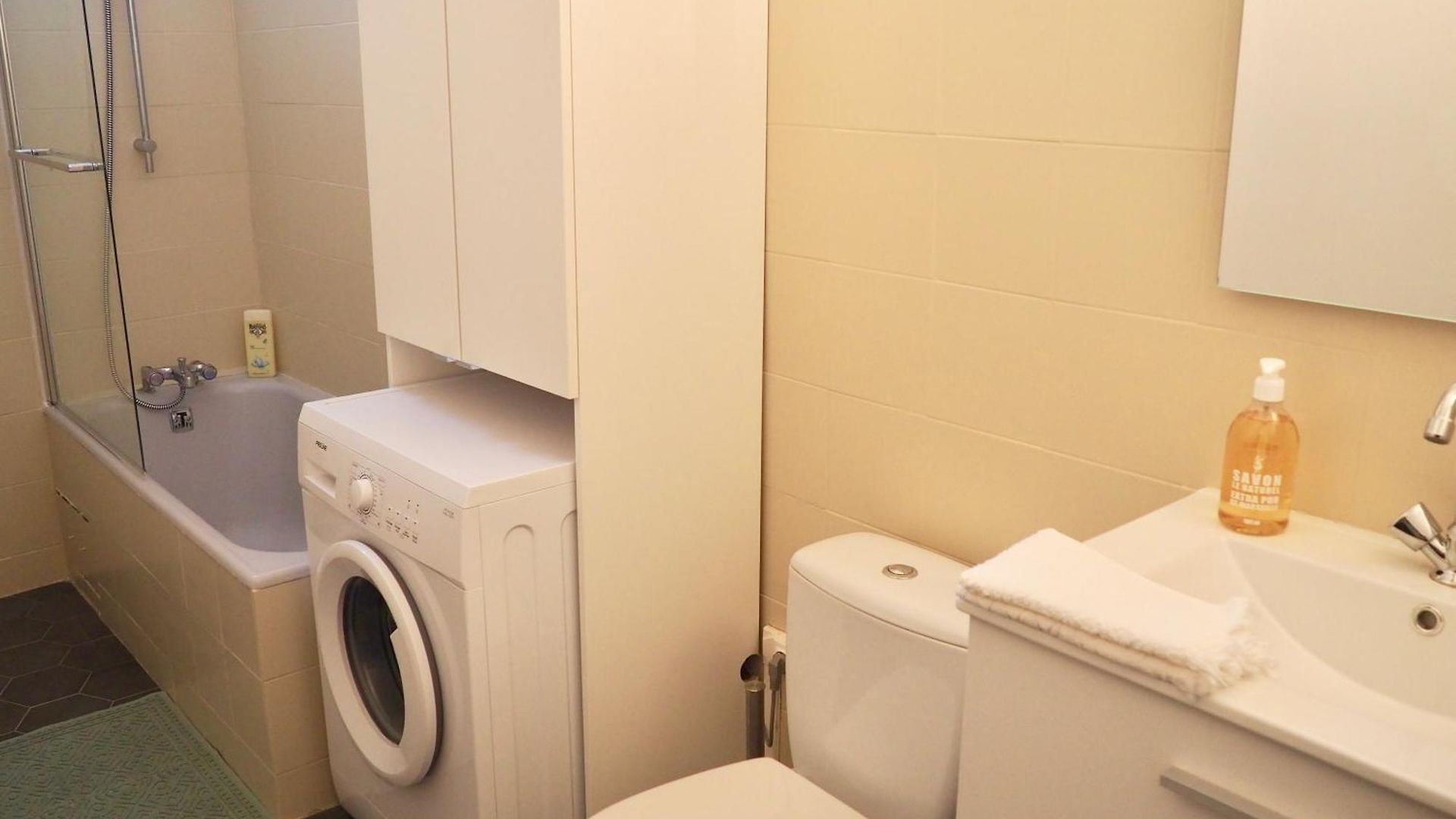 Proche De Libération Avec Balcon Ensoleillé Appartement