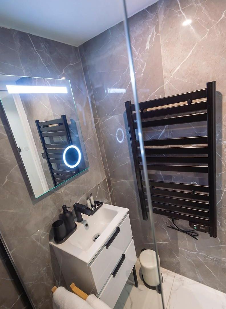 Foch, 4 Personnes Avec Climatisation Et Wifi