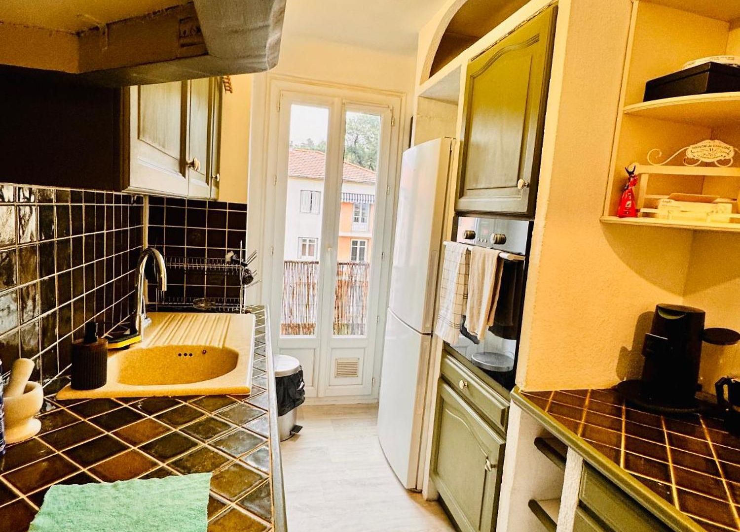 Spacieux/paisible 5 Pièces En Plein Coeur De Appartement