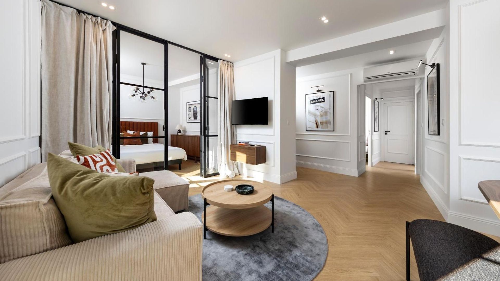 Designer Floor Peaceful Elevator Fiber Wifi, Balcony