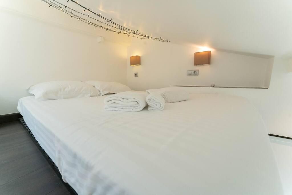 Appartement Sk Joli Studio, Le Port, Clim, Tramway, Wifi 17 Bonaparte *