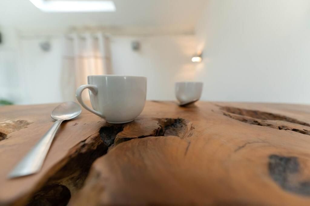 Sk Joli Studio, Le Port, Clim, Tramway, Wifi 17 Bonaparte Appartement