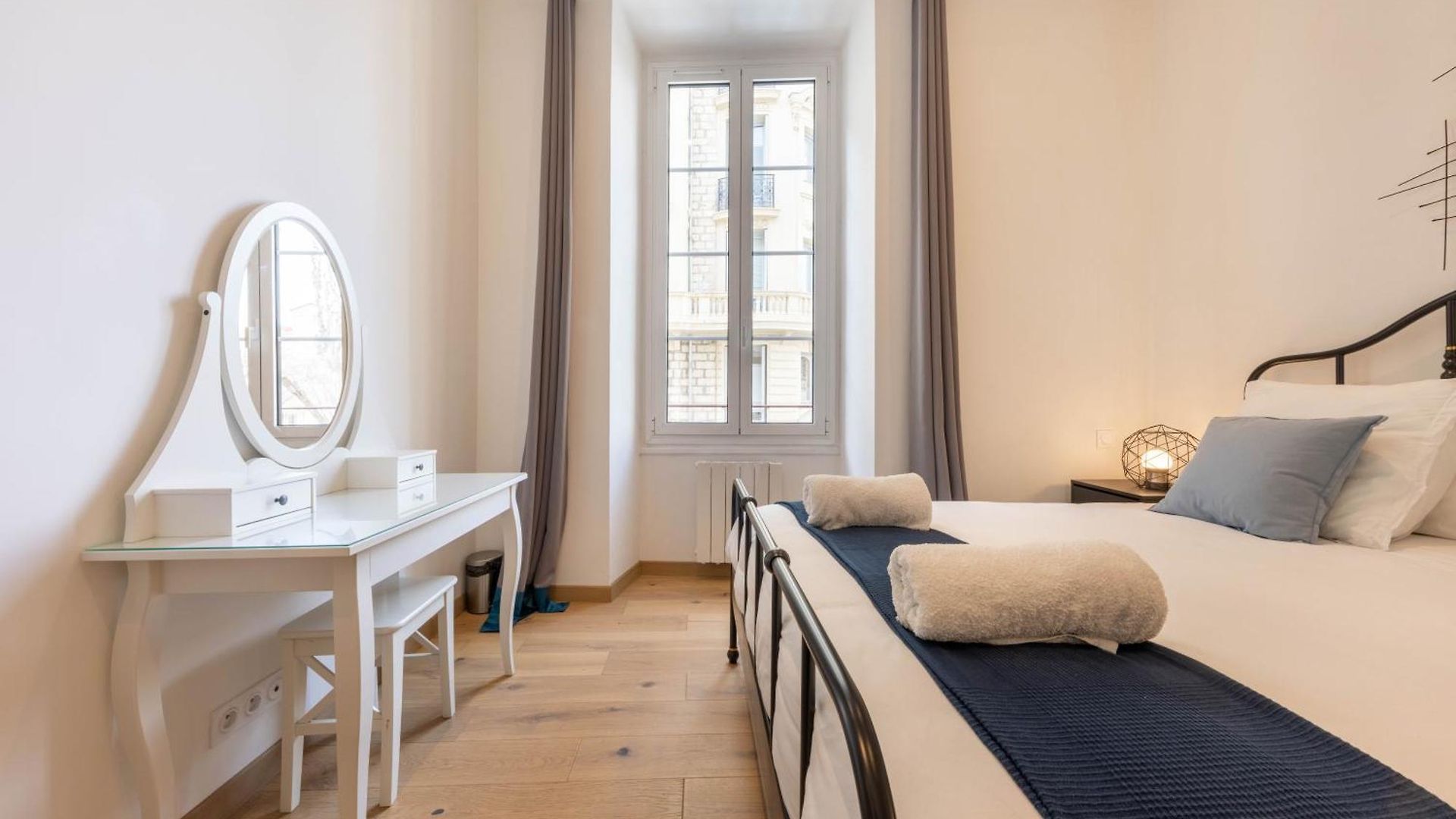 Apartment Le Carre D'or - A 2 Min A Pied Du Centre-ville *