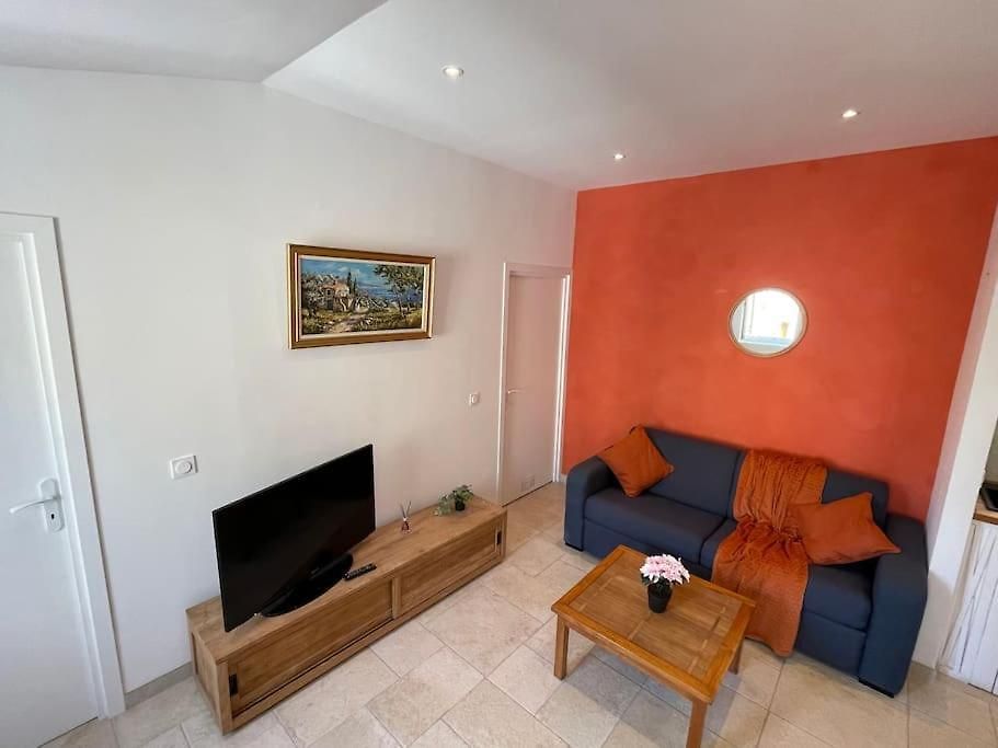 Le Village - Cosy Flat 5 Min Walk Away From Sea *