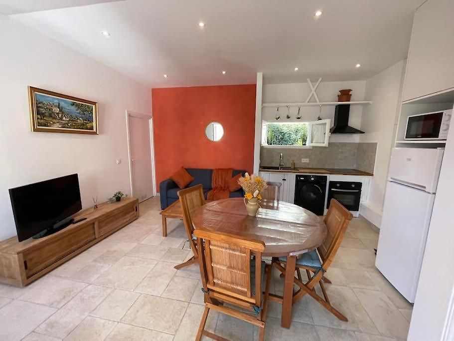 Le Village - Cosy Flat 5 Min Walk Away From Sea *